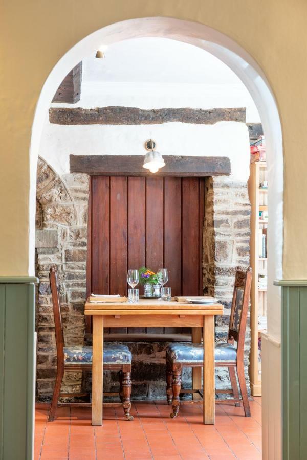 The Coach House Hotel Bishop's Castle Esterno foto
